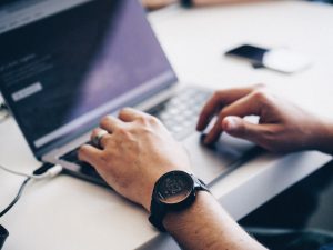 AI优化简历案例：跨境电商运营简历工作经历优化